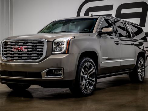 Used 2019 GMC Yukon XL Denali w/ Denali Ultimate Package RWD image 29