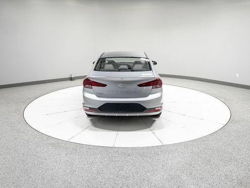 Used 2020 Hyundai Elantra SE FWD image 30