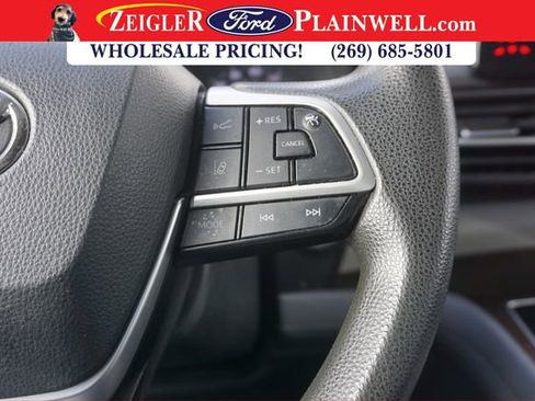 Used 2021 Toyota Sienna LE image 21