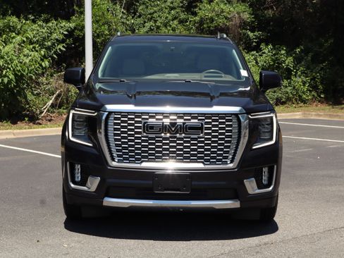 Used 2023 GMC Yukon Denali w/ Denali Reserve Package AWD/4WD image 3
