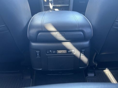 Used 2022 Nissan Armada Platinum w/ Captain's Chairs Package image 20