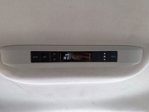 Used 2022 Toyota Sienna LE FWD image 33