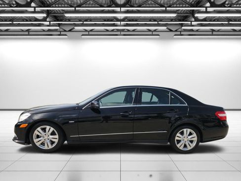 Used 2011 Mercedes-Benz E 350 BlueTEC Sedan image 6