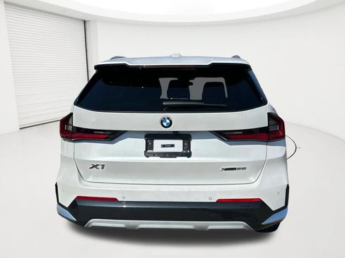 Used 2025 BMW X1 xDrive28i AWD/4WD image 6
