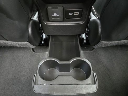 Used 2022 GMC Acadia Denali w/ Denali Technology Package image 30