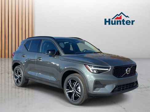 New 2026 Volvo XC40 B4 Core w/ Climate Package image 1