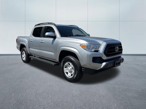 Used 2022 Toyota Tacoma SR image 4