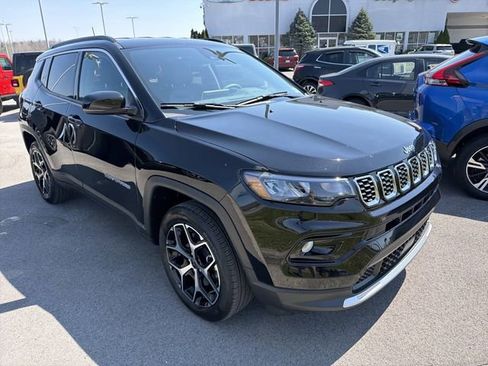 Used 2025 Jeep Compass Limited AWD/4WD image 3