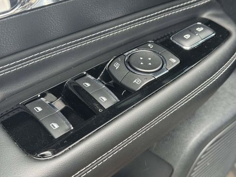 Used 2020 Lincoln Corsair AWD w/ Premium Package image 18