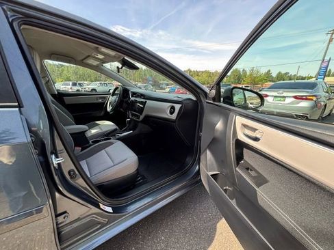 Used 2018 Toyota Corolla LE image 15