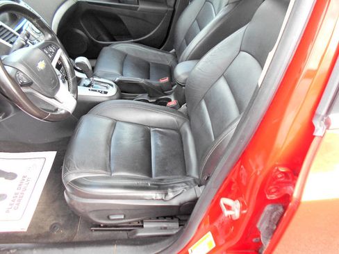 Used 2014 Chevrolet Cruze LT image 9