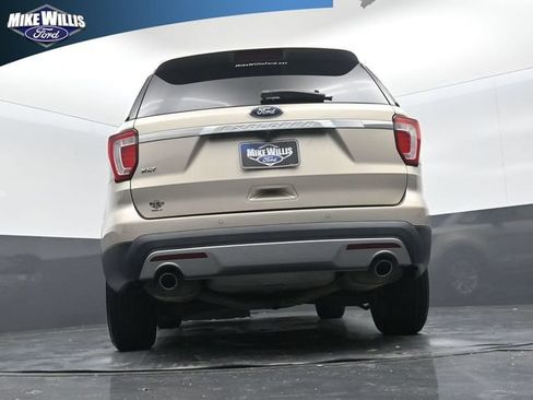 Used 2017 Ford Explorer XLT FWD image 22