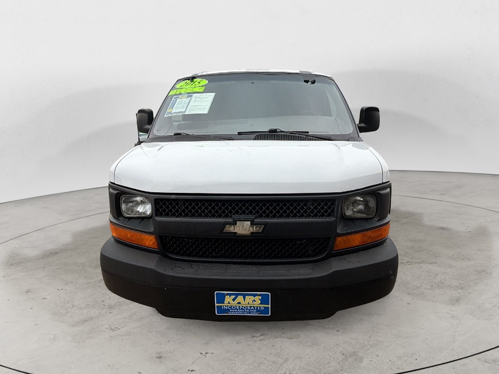 Used 2015 Chevrolet Express 2500 RWD image 2
