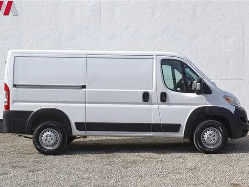 Used 2025 RAM ProMaster 2500 w/ U-Haul Equipment Group FWD image 6