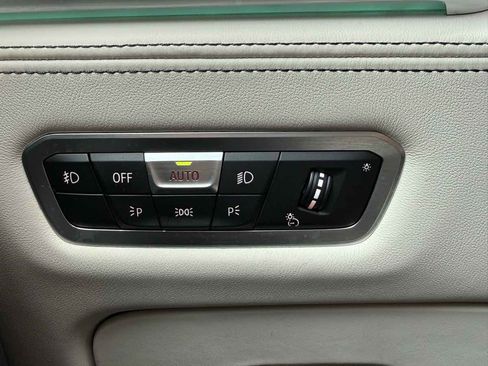 Used 2021 BMW X7 M50i image 28