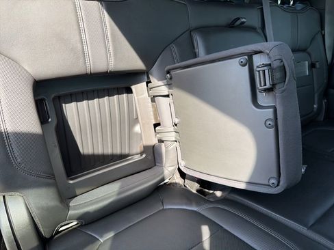 Used 2023 Chevrolet Silverado 3500 High Country image 21