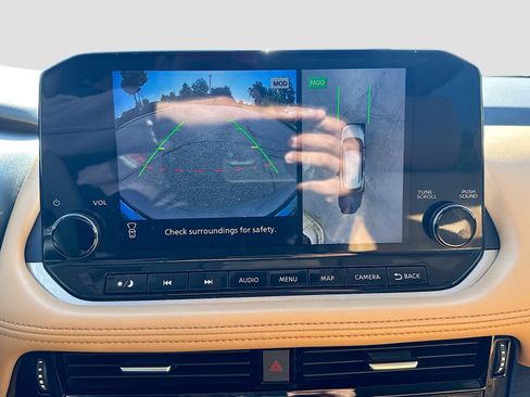 Used 2022 Nissan Rogue Platinum w/ Head-Up Display Package FWD image 17