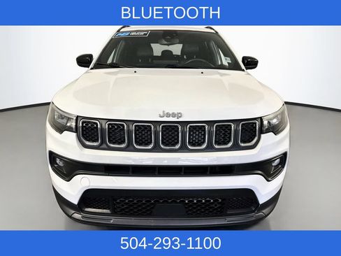 Used 2024 Jeep Compass Latitude AWD/4WD image 3