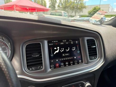 Used 2022 Dodge Charger SXT w/ Driver Convenience Group AWD/4WD image 15