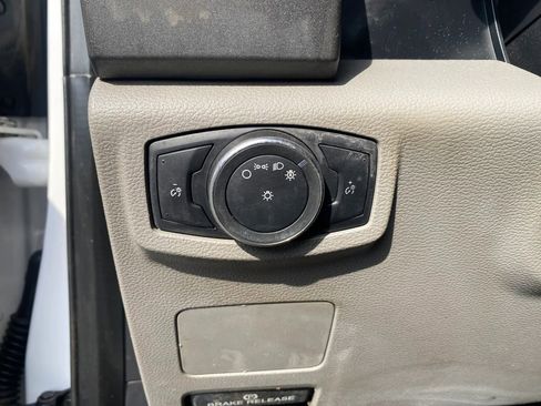 Used 2017 Ford F550 4x4 Regular Cab Super Duty image 18