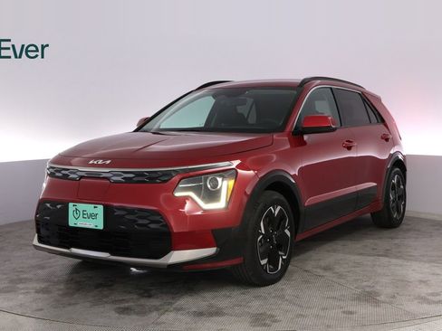 Used 2023 Kia Niro Wind FWD image 2