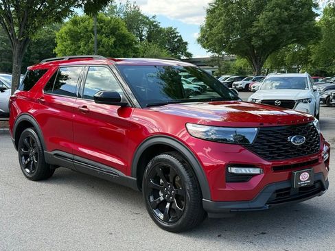 Used 2023 Ford Explorer ST-Line w/ Class IV Trailer Tow Package AWD/4WD image 4