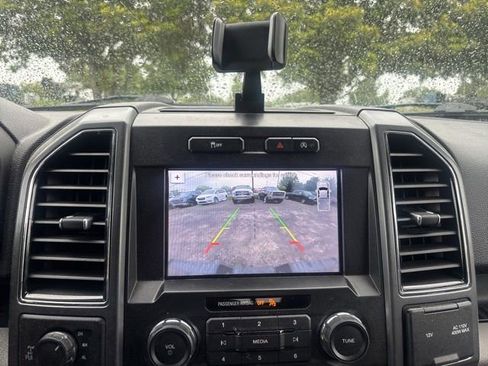 Used 2018 Ford F150 XLT w/ Equipment Group 302A Luxury AWD/4WD image 27