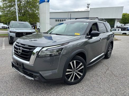 Used 2023 Nissan Pathfinder Platinum w/ Lighting Package (N93) AWD/4WD image 1
