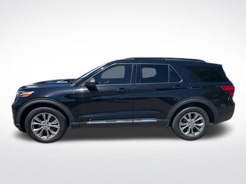 Used 2021 Ford Explorer XLT w/ Equipment Group 202A AWD/4WD image 2