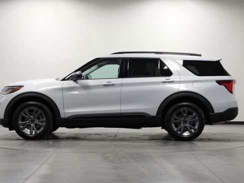 New 2026 Ford Explorer Active w/ Active Comfort Package image 7