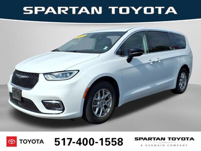 Used 2024 Chrysler Pacifica Touring-L