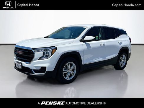 Used 2024 GMC Terrain SLE FWD image 1