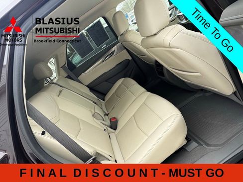 Used 2020 Cadillac XT5 Premium Luxury w/ LPO, Floor Liner Package AWD/4WD image 33
