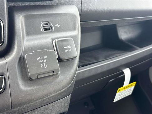 New 2025 RAM ProMaster 1500 w/ Quick Order Package 22G SLT image 9