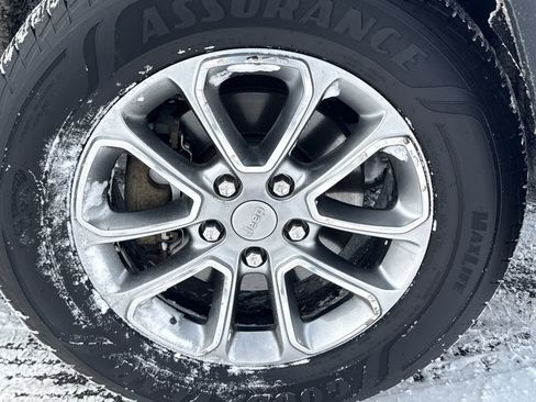 Used 2016 Jeep Grand Cherokee Limited image 7