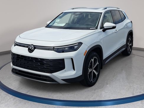 New 2026 Volkswagen Tiguan SE AWD/4WD image 1