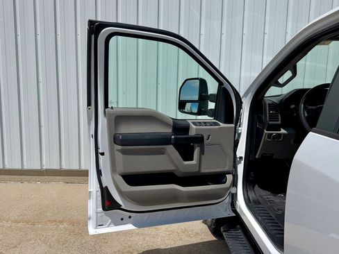 Used 2020 Ford F350 XL w/ STX Appearance Package AWD/4WD image 14