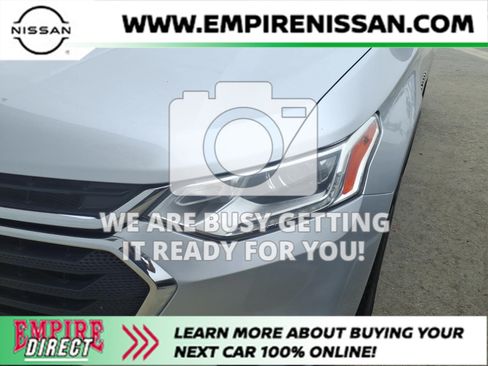 Used 2020 Chevrolet Traverse LS FWD image 2