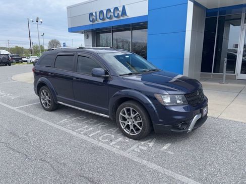 Used 2018 Dodge Journey Crossroad w/ Nav & Sun Group image 1