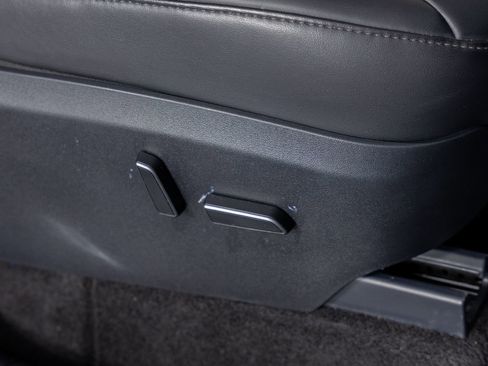 Used 2024 Tesla Model Y Long Range image 28