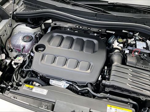 New 2026 Volkswagen Tiguan SE R-Line FWD image 17