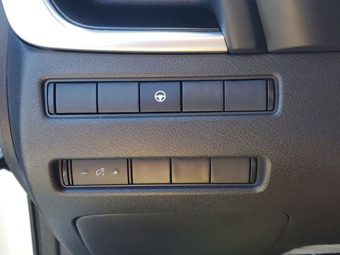 Used 2022 Nissan Rogue SV image 20