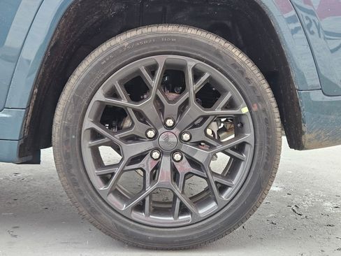 New 2026 Jeep Grand Cherokee Summit image 25