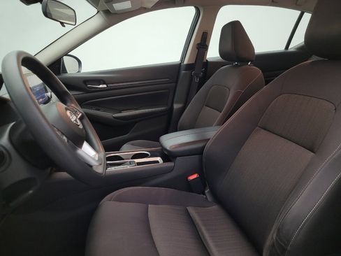Used 2024 Nissan Altima 2.5 SV FWD image 17