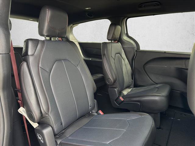 New 2027 Chrysler Pacifica Select FWD image 19