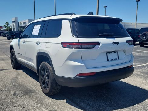 Used 2025 Jeep Grand Cherokee L Altitude image 5