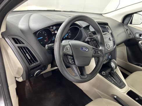 Used 2017 Ford Focus SE FWD image 13