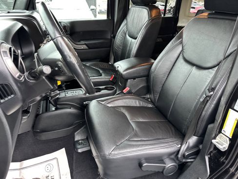 Used 2018 Jeep Wrangler Unlimited Sport S image 19