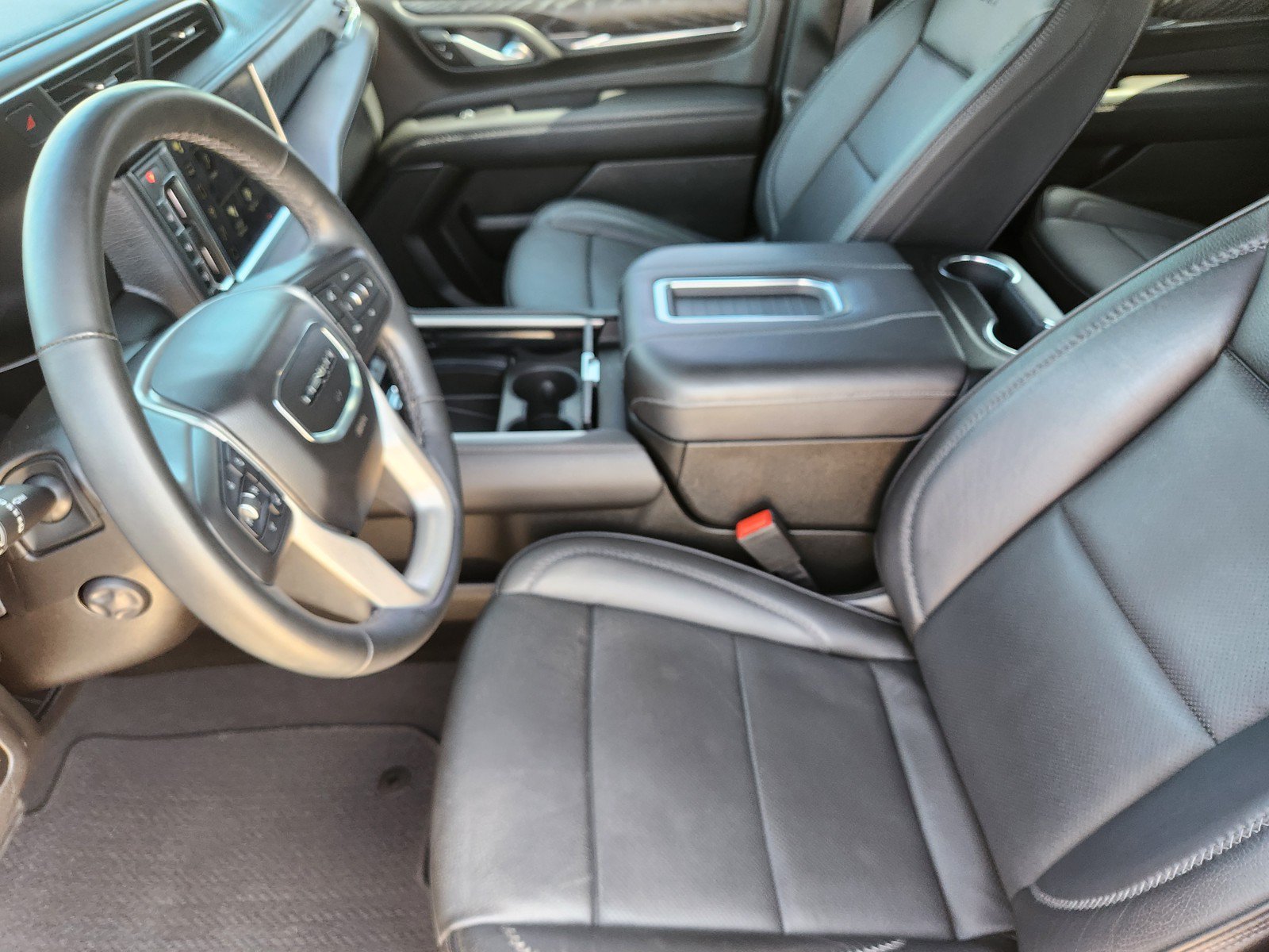 Used 2023 GMC Yukon XL Denali AWD/4WD image 11