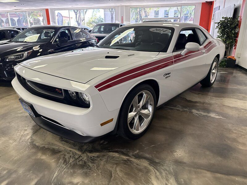 Used 2014 Dodge Challenger R/T RWD image 3